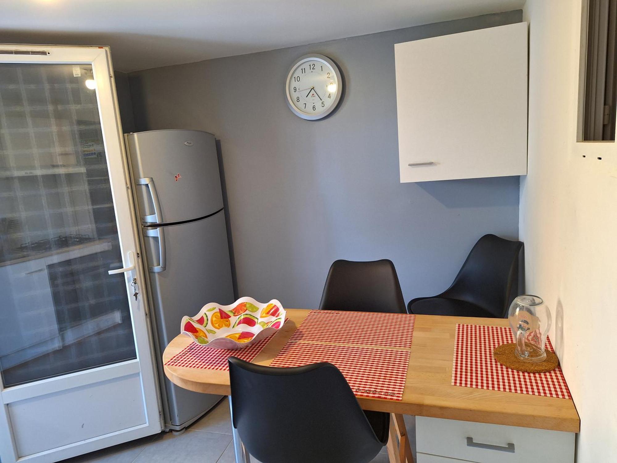 Agreable Studio Tout Equipe Montsoué Buitenkant foto